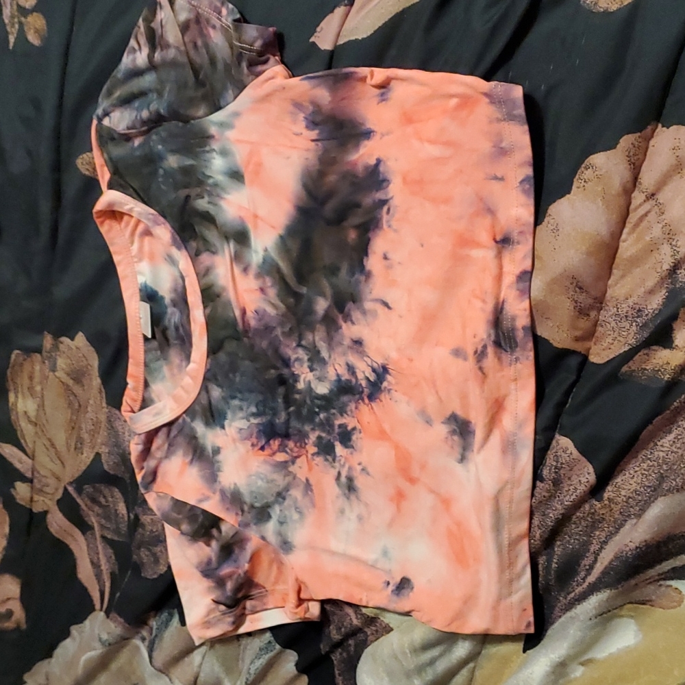 Crop top tee